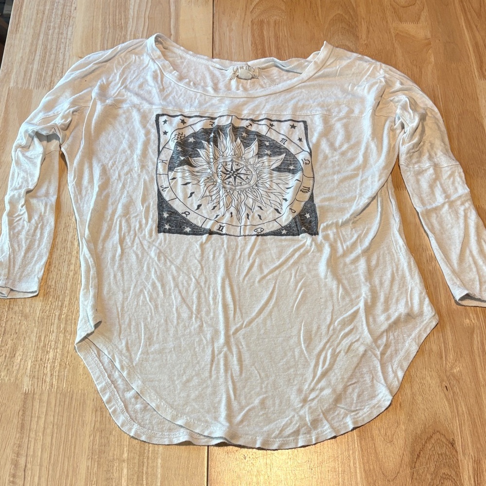 La Hearts White Compass Graphic Long Sleeve Tee